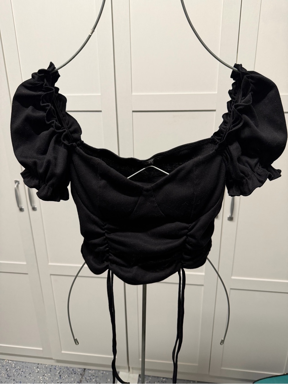 SHEIN Black Ruched Puff Sleeve Crop Top